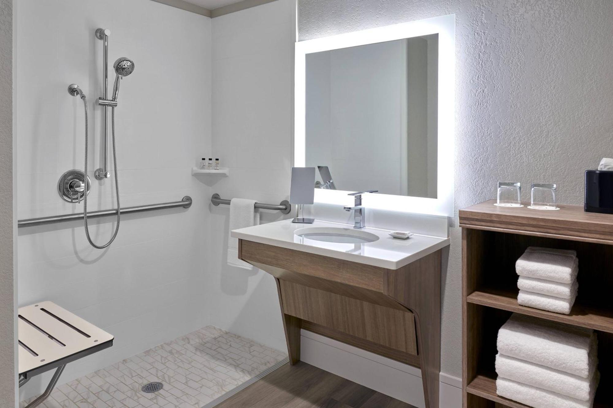 Delta Hotels By Marriott Chicago ウィローブルック エクステリア 写真