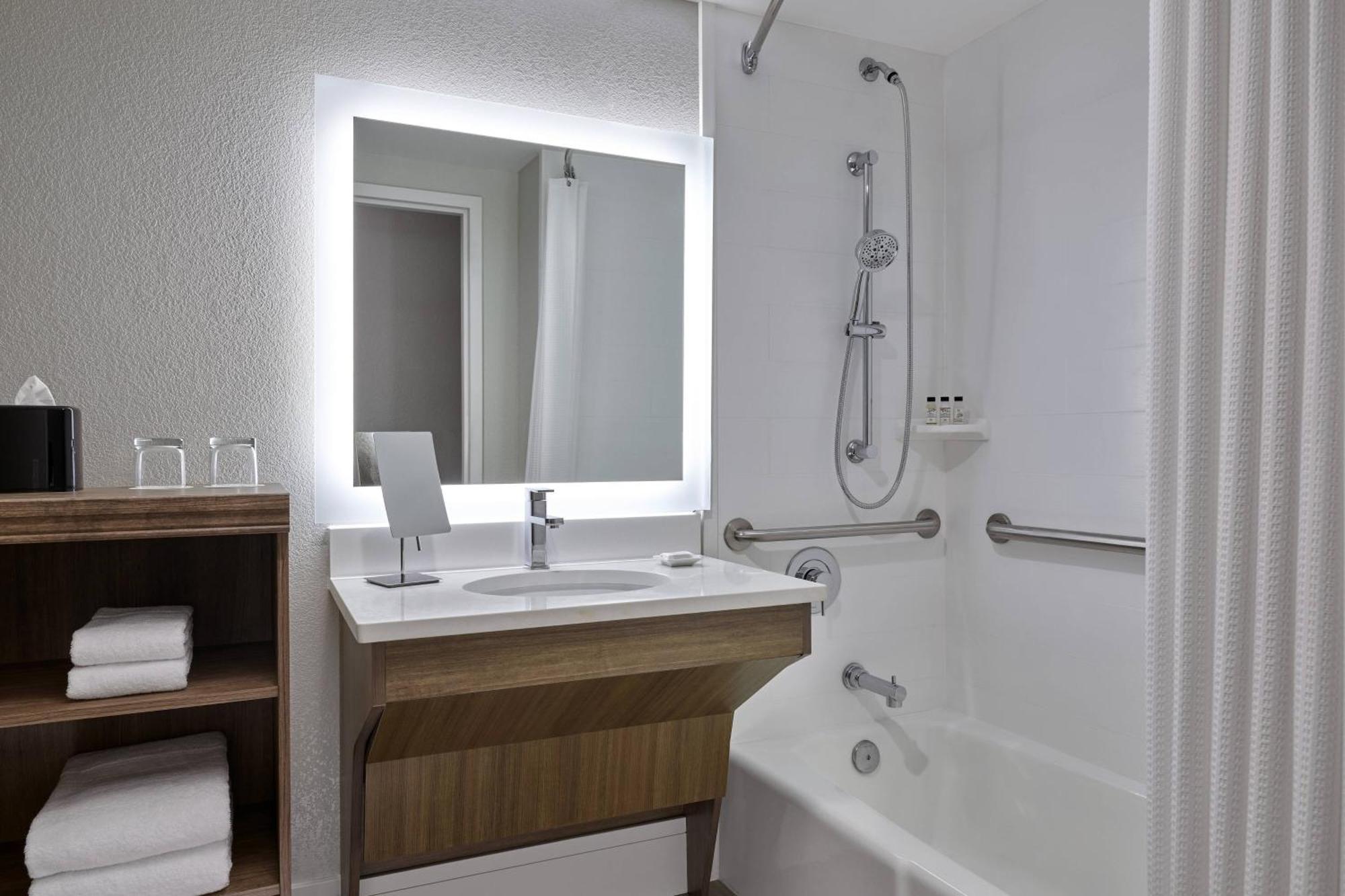 Delta Hotels By Marriott Chicago ウィローブルック エクステリア 写真